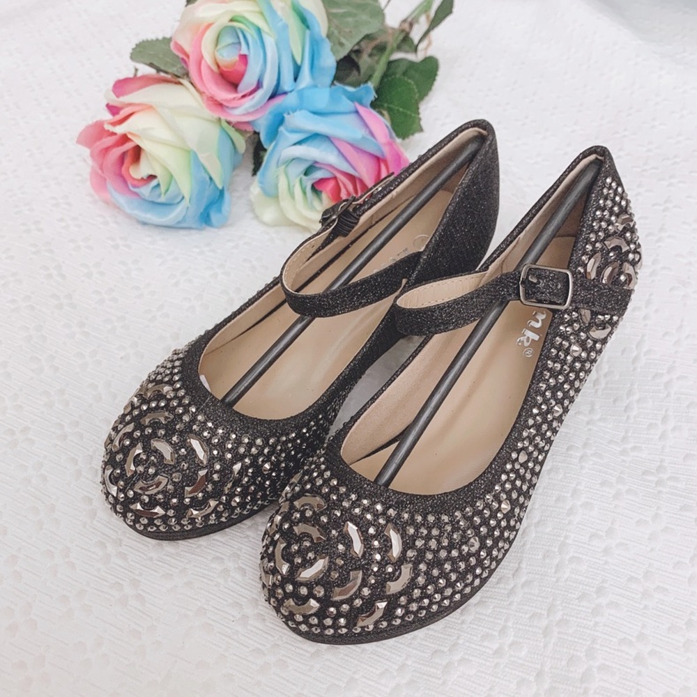 Like New! Girls rhinestones short heels size 13